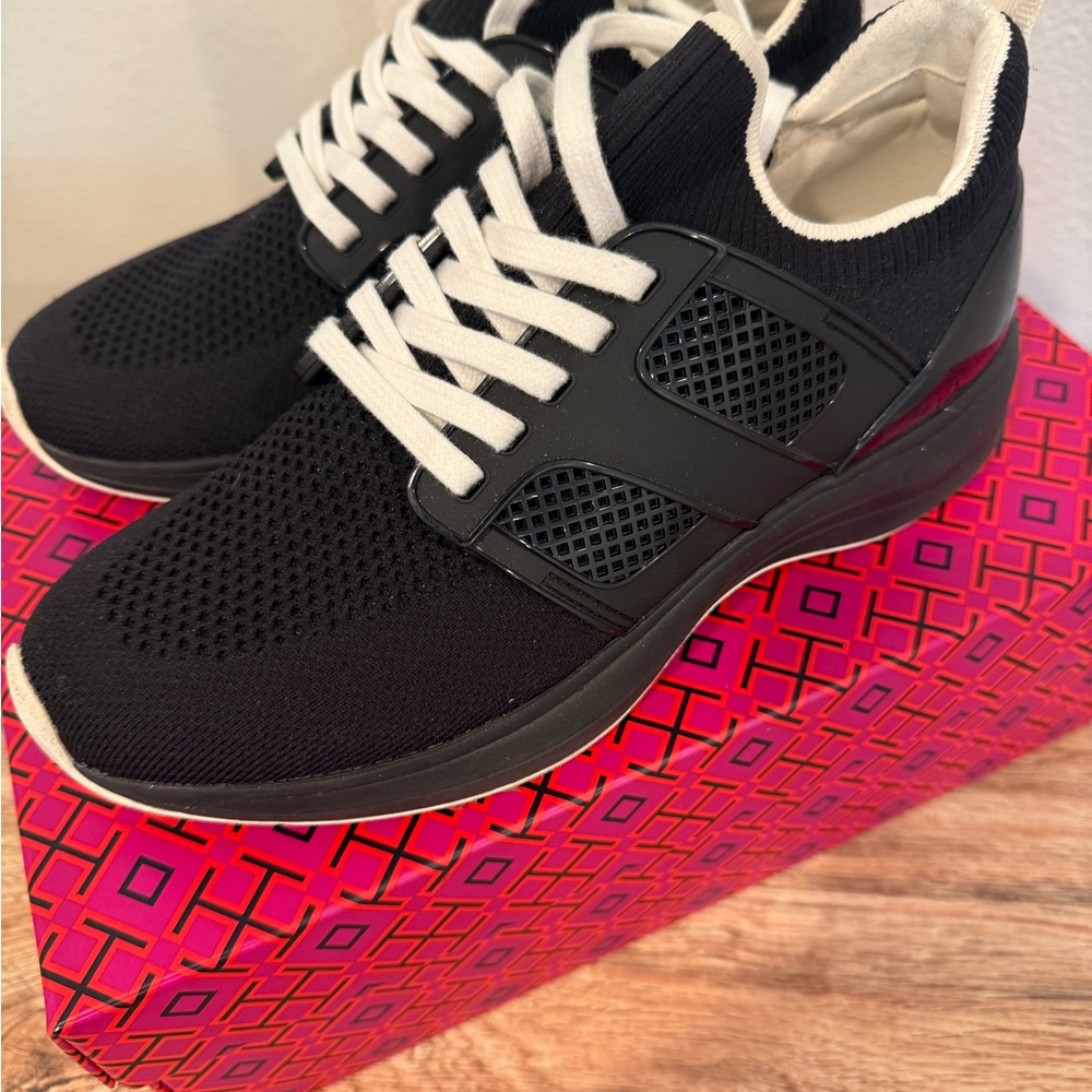 Black Mesh Women's Sneakers